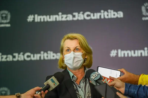 Secretaria de Saúde diz que Curitiba que deve voltar à fase vermelha