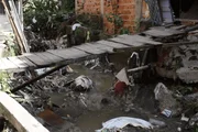 Falta de saneamento básico é um dos principais problemas de algumas áreas do Complexo Paraisópolis Falta de saneamento básico é um dos principais problemas de algumas áreas do Complexo Paraisópolis