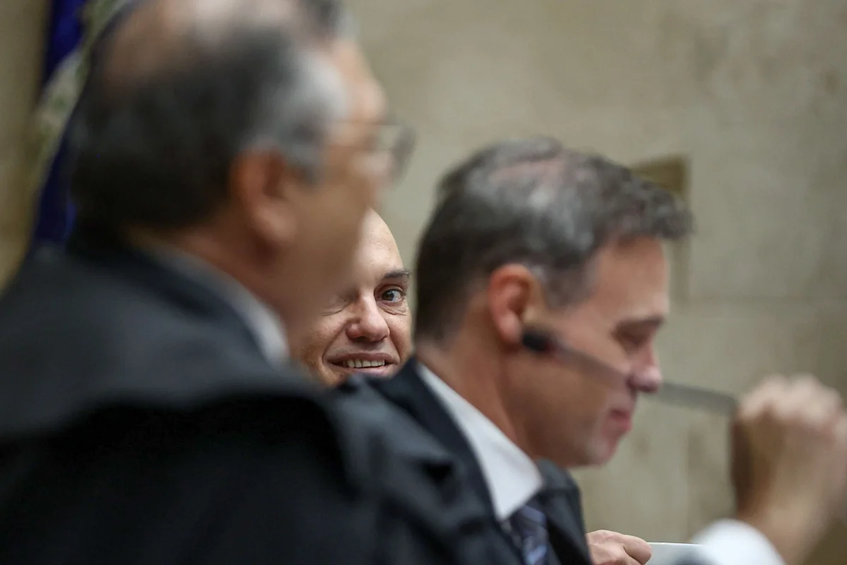 STF faz 1ª sessão após crise provocada por mensagens entre Vorcaro e Moraes - imagem 1 STF faz 1ª sessão após crise provocada por mensagens entre Vorcaro e Moraes - imagem 1