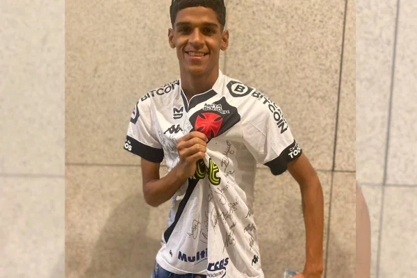 Empresário analisa as chances do Luva de Pedreiro se tornar um jogador