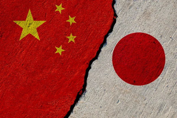Arte com bandeiras da China e do Japão