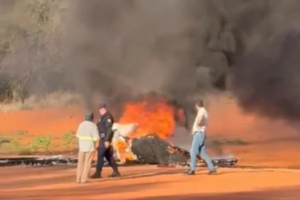 Queda de avião de pequeno porte deixa 1 morto em Mogi Mirim