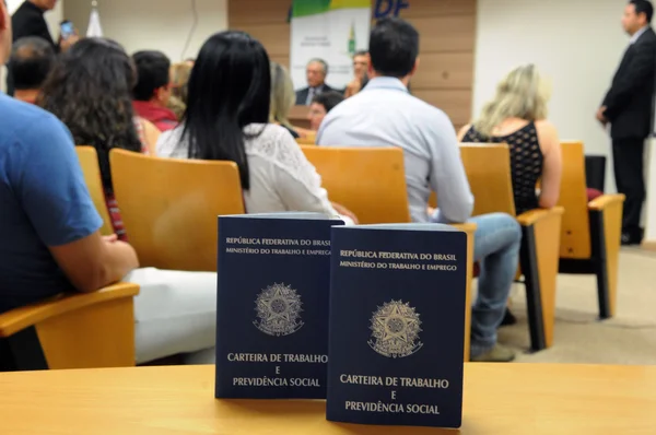 Carteira de Trabalho agora é digital e tem validade nacional