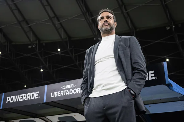 Artur Jorge no comando do Cruzeiro em partida da Copa Libertadores