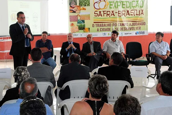 Agricultura abre expedição em 64 áreas produtoras de soja