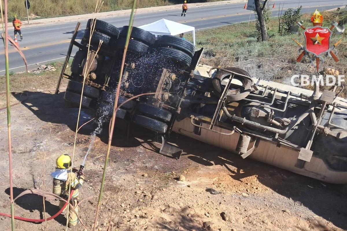 No momento da colisão, não havia ocupantes no Jeep Renegade No momento da colisão, não havia ocupantes no Jeep Renegade