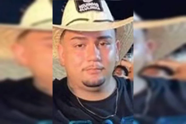 Foto colorida da vítima, do de um espetinho, que foi morta por um faccionado do CV, no Ceará