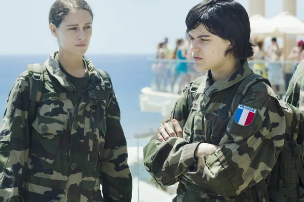 Cannes: “Voir du Pays”, de Delphine e Muriel Coulin