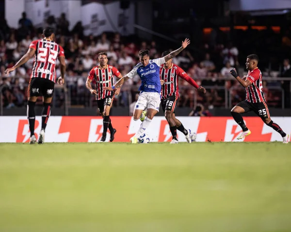 São Paulo e Cruzeiro ficam no 1 x 1 no MorumBis; assista aos gols