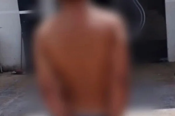 goias homem mostra genital para mulheres
