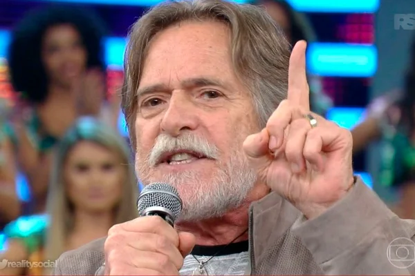 José de Abreu se defende de episódio da cusparada no Faustão