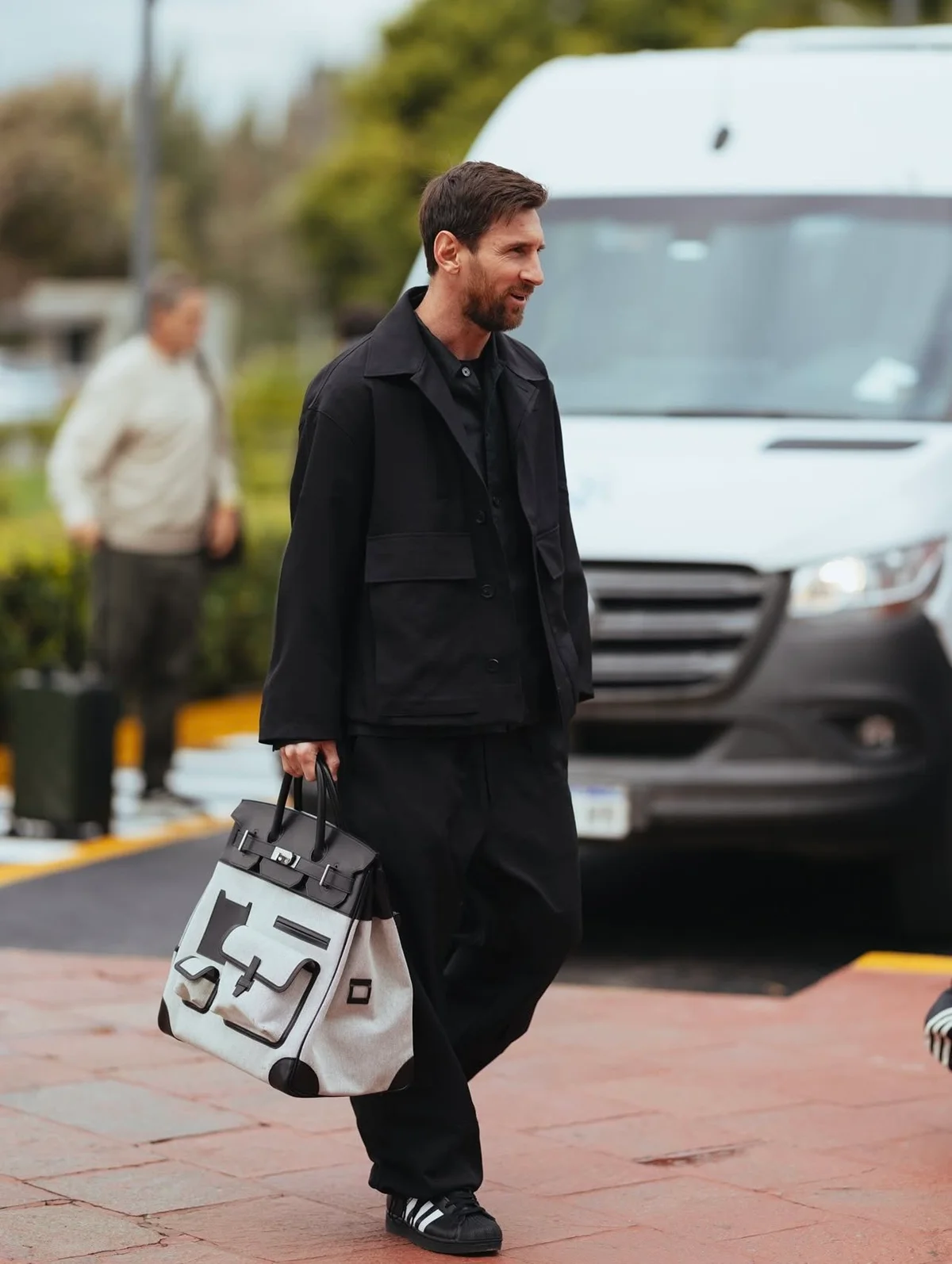 Lionel Messi com a bolsa Birkin Lionel Messi com a bolsa Birkin