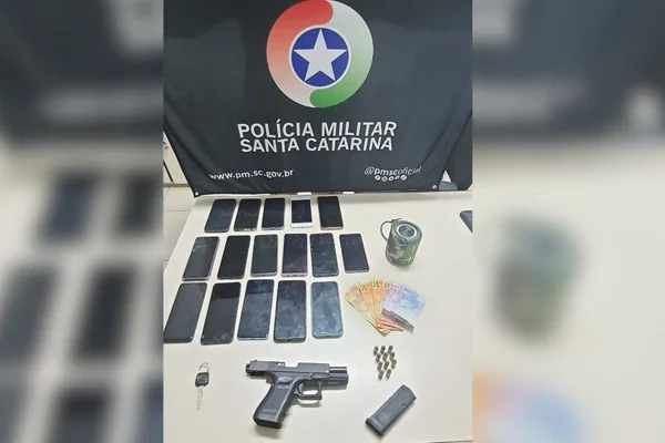 Objetos recuperados pela Polícia Militar de Santa Catarina - Metrópoles