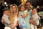 Bárbara Evans com marido, Gustavo Theodoro, e os três filhos, Ayla, Antônio e  Álvaro