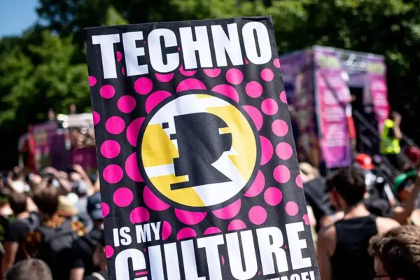 Foto colorida de Techno - Metrópoles