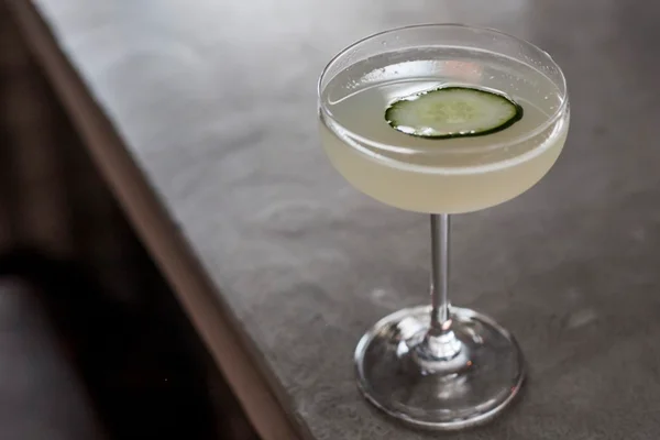 Oito drinques com gin para tirar a garrafa do armário