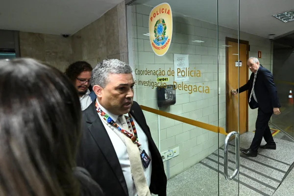 Presidente da Confederação Nacional dos Agricultores Familiares e Empreendedores Familiares Rurais (Conafer), Carlos Roberto Ferreira Lopes preso por falto testemunho
