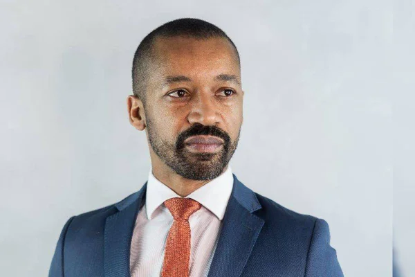 Juiz do DF é alvo de ofensas racistas em evento; associação repudia