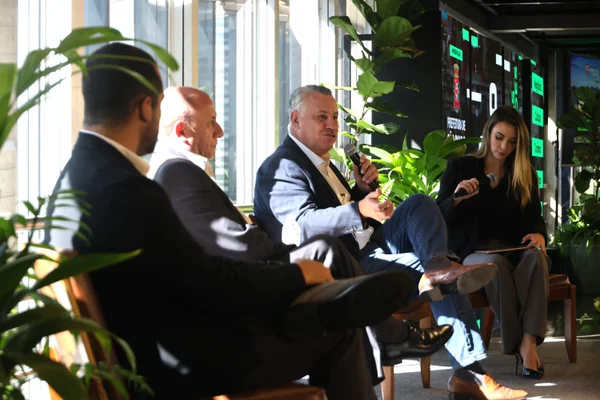 Metrópoles Talks, com o tema "São Paulo: Cidade das Oportunidades", realizado na Unibes Cultural, na Rua Oscar Freire, no bairro de Sumaré, em São Paulo, nesta terça-feira, 30 de junho de 2026, reúne representantes do poder público, do setor privado e especialistas para debater as novas possibilidades de negócios para a capital paulista, com mediação da jornalista Valéria Luizetti.