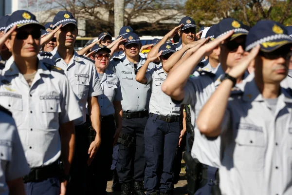Policiais