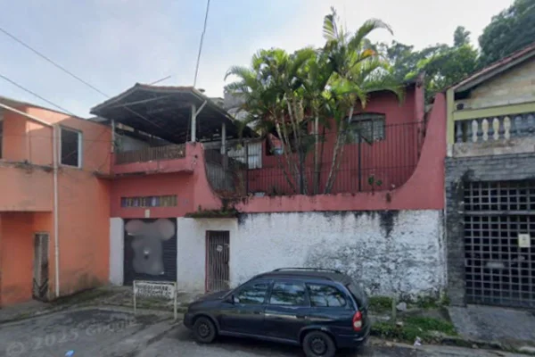 Família de jovem menor de idade vinda da Bolívia denunciou o ocorrido. No galpão, a Polícia Militar libertou 10 vítimas de trabalho escravo - Metrópoles
