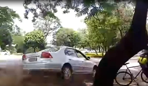 Assessor de deputado federal tenta atropelar ciclistas na Asa Sul