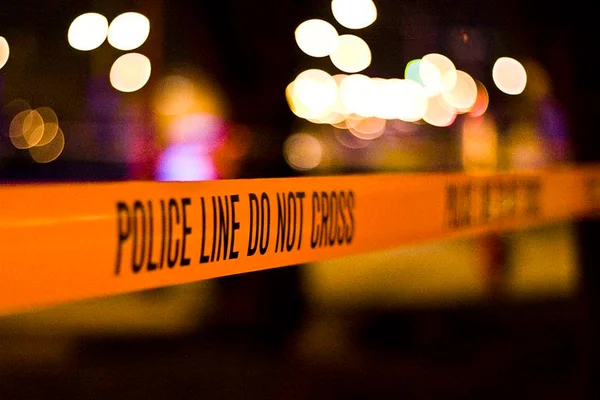Menino de 5 anos morre ao brincar com arma em casa, nos Estados Unidos
