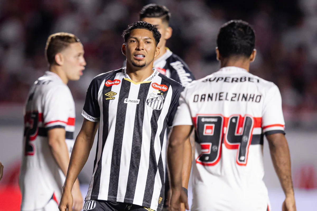 Santos não vence o São Paulo pelo Brasileirão no MorumBis desde 2021. Santos não vence o São Paulo pelo Brasileirão no MorumBis desde 2021.