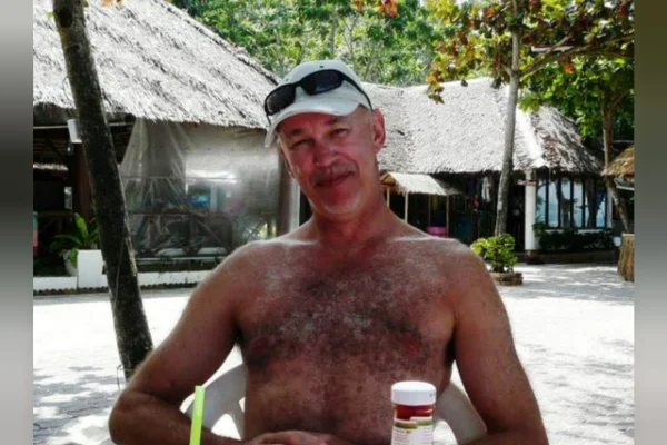 Homem corte bacteria comedora de carne ferias (1)