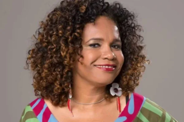 Teresa Cristina apresenta repertório de Maria Bethânia em novo show