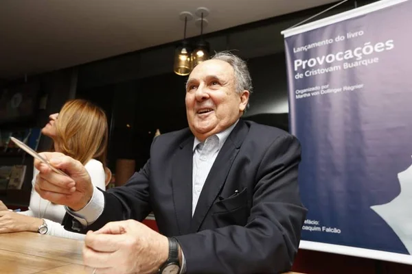 Com 28,6% das intenções de voto, Cristovam lidera disputa pelo Senado