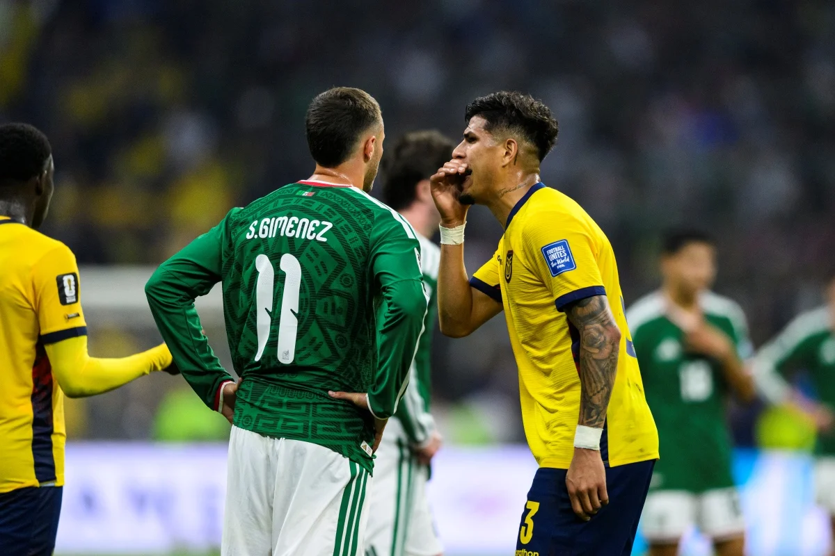 Hincap&iacute;&eacute; foi expulso na partida entre M&eacute;xico e Equador pela Copa do Mundo