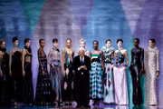 Giorgio Armani posa durante um de seus desfiles