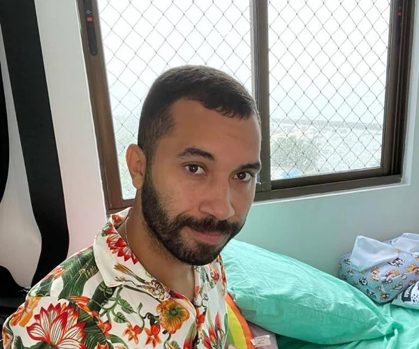Gil do Vigor revela a capa de seu novo livro: Tem que Vigorar!