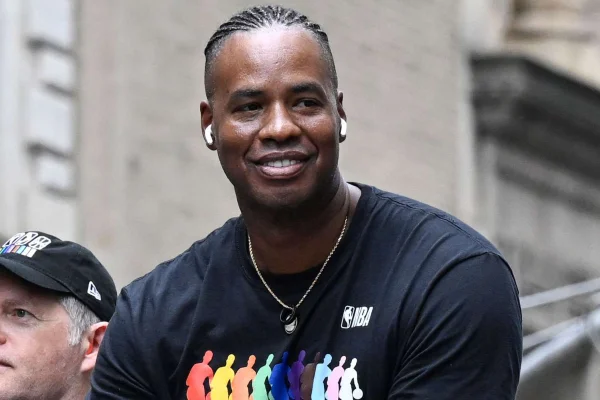 Quem era Jason Collins, 1º jogador gay da NBA que morreu aos 47 anos
