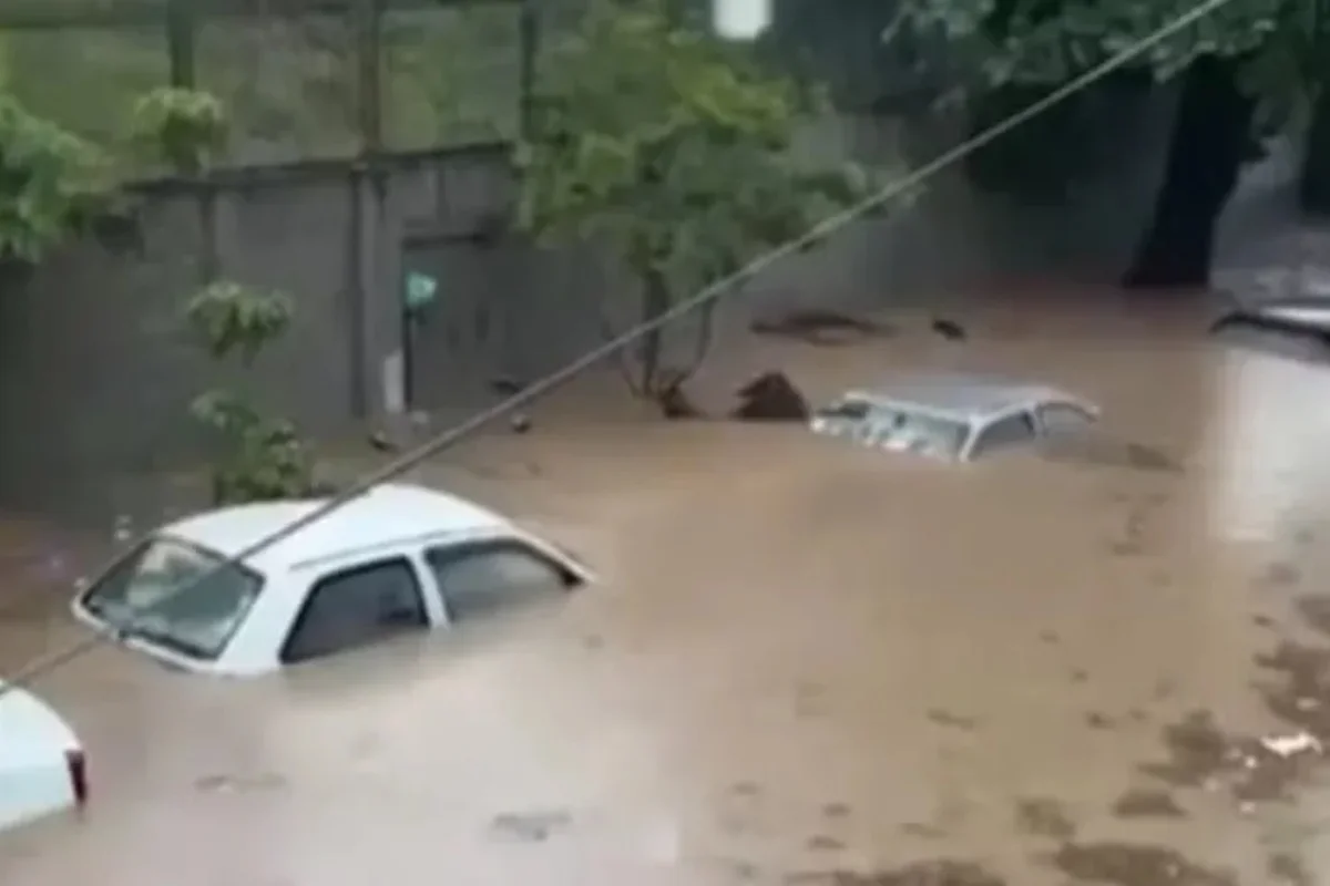 Rio: temporal deixa mulher morta e cerca de 600 pessoas desalojadas Rio: temporal deixa mulher morta e cerca de 600 pessoas desalojadas