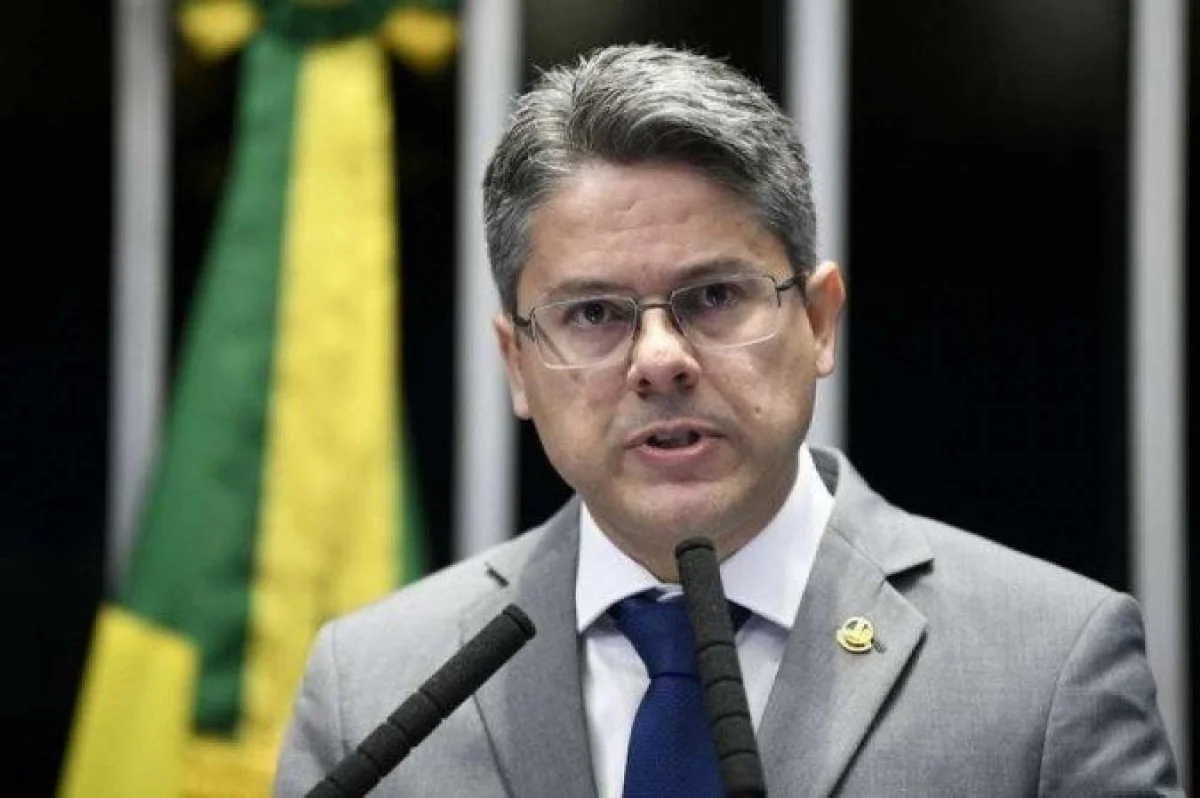 Senador Alessandro Vieira Senador Alessandro Vieira