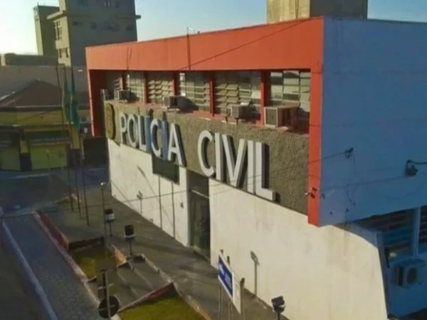 Foto colorida mostra delegacia de Polícia de Caçapava.