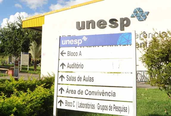 Crise faz reitoria da Unesp propor cortes de cursos