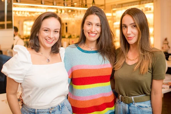 Izabel Arrais, Mariana Lovis e Monnike Falcão