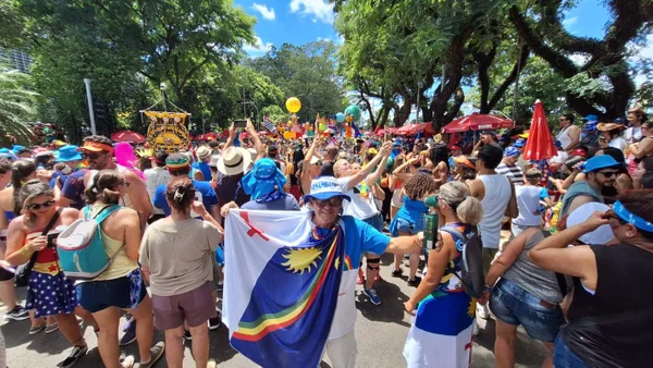 Galo da Madrugada transforma Ibirapuera em território pernambucano - destaque galeria