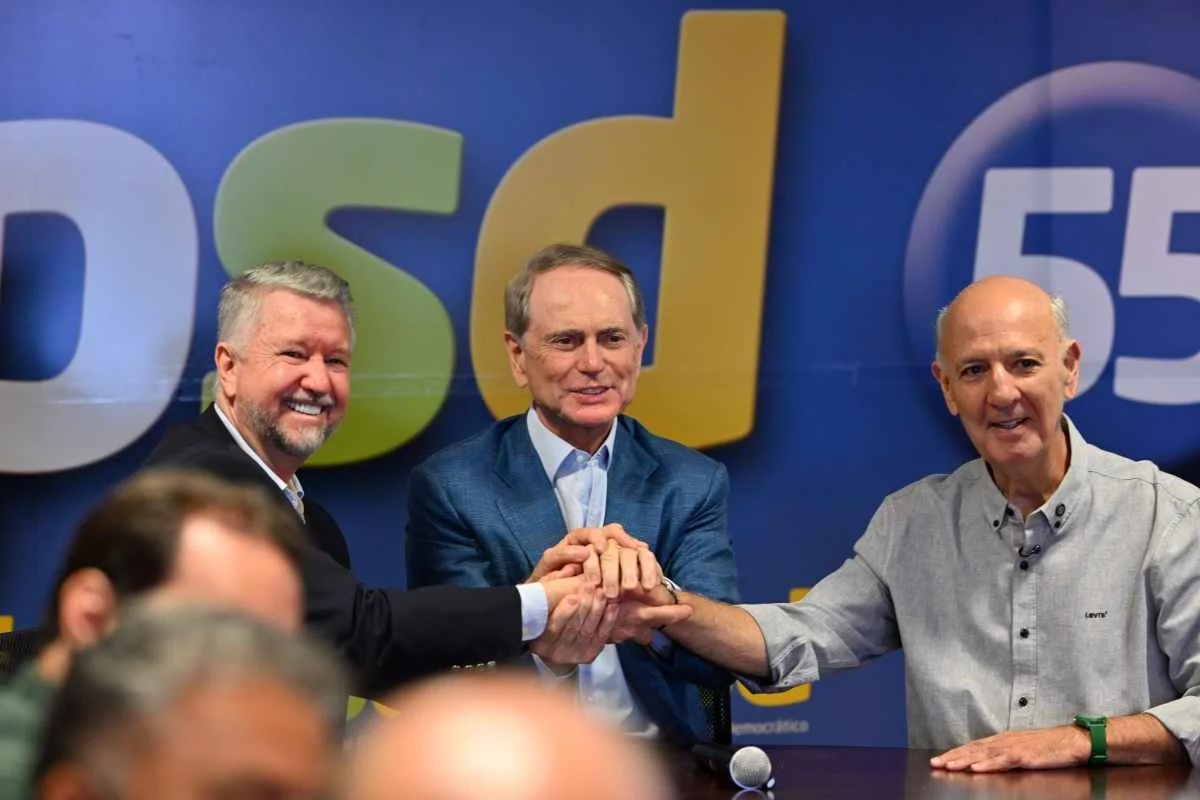 Luiz Pitiman é anunciado candidato a vice-governador na chapa de Arruda Luiz Pitiman é anunciado candidato a vice-governador na chapa de Arruda