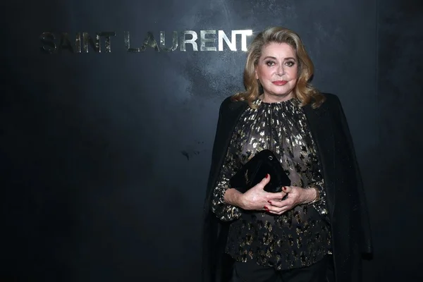 Catherine Deneuve sofreu derrame isquêmico, diz mídia francesa