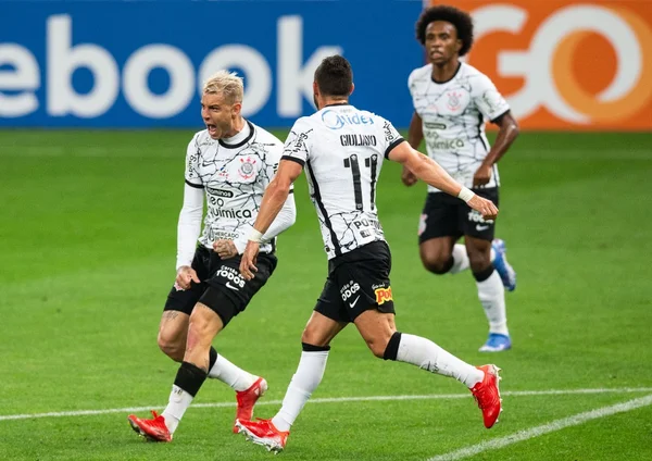 Roger Guedes, do Corinthians, após marcar contra o Palmeiras, pelo Campeonato Brasileiro