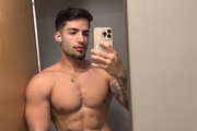 SaveClip.App_525636556_18042622451655864_613693048283081592_n Criador de conteúdo adulto está em coma na Grécia após afogamento