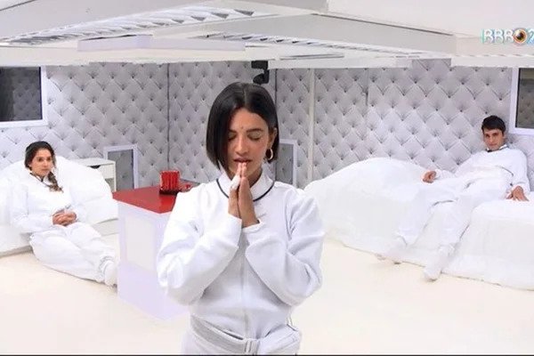 manu gavassi, gizelly e felipe prior no quarto branco do bbb20