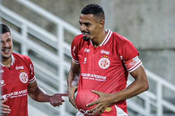 Foto colorida de um jogo do América-RN - Metrópoles