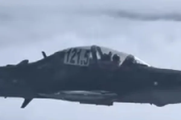 Piloto brasileiro é interceptado pela FAB durante voo. Vídeo - Metrópoles