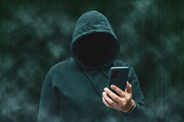 Imagem colorida ilustrativa de stalking - Metrópoles