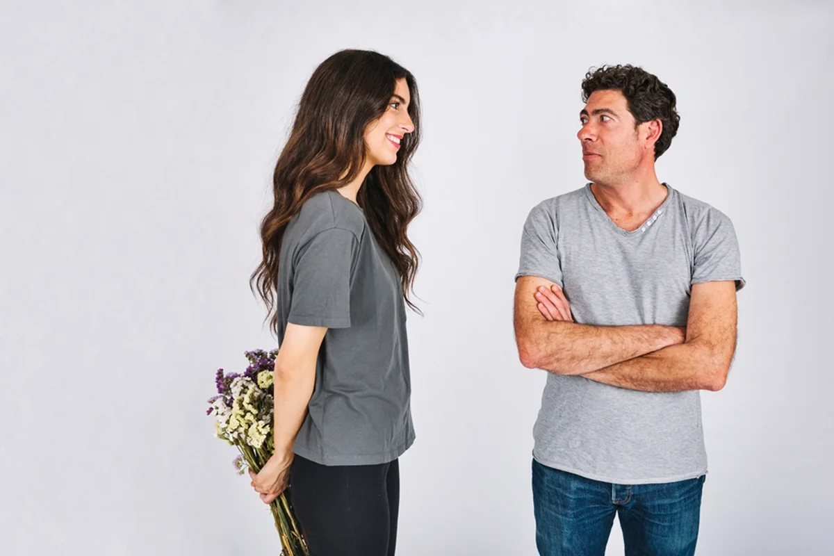 Tendência 'bum-maxxing' sugere que homens devem ser tóxicos para atrair mulheres